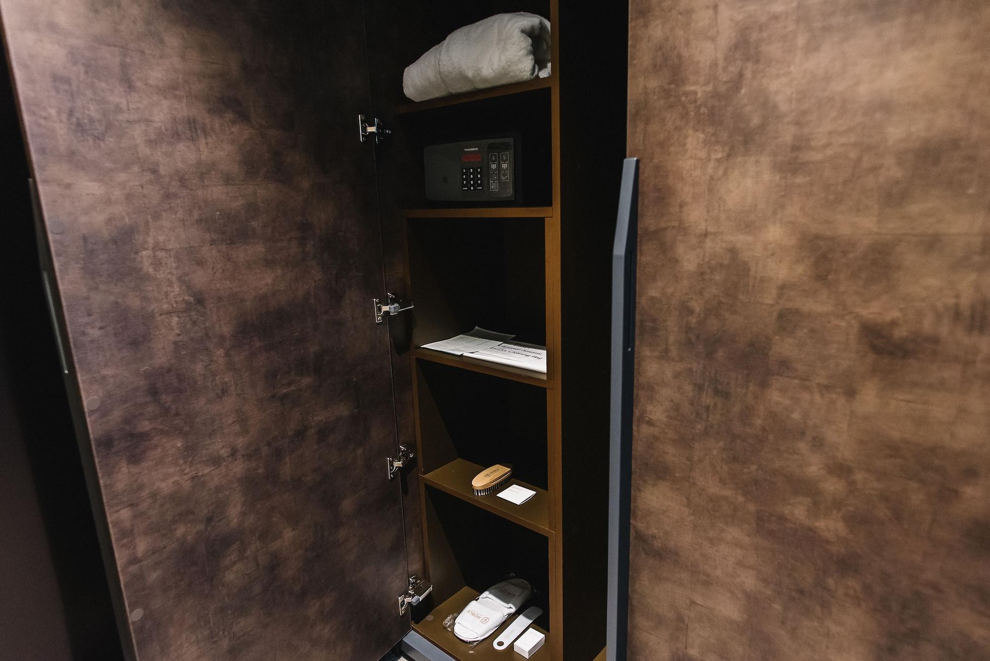Noble Boutique Hotel Lutsk Eksteriør bilde
