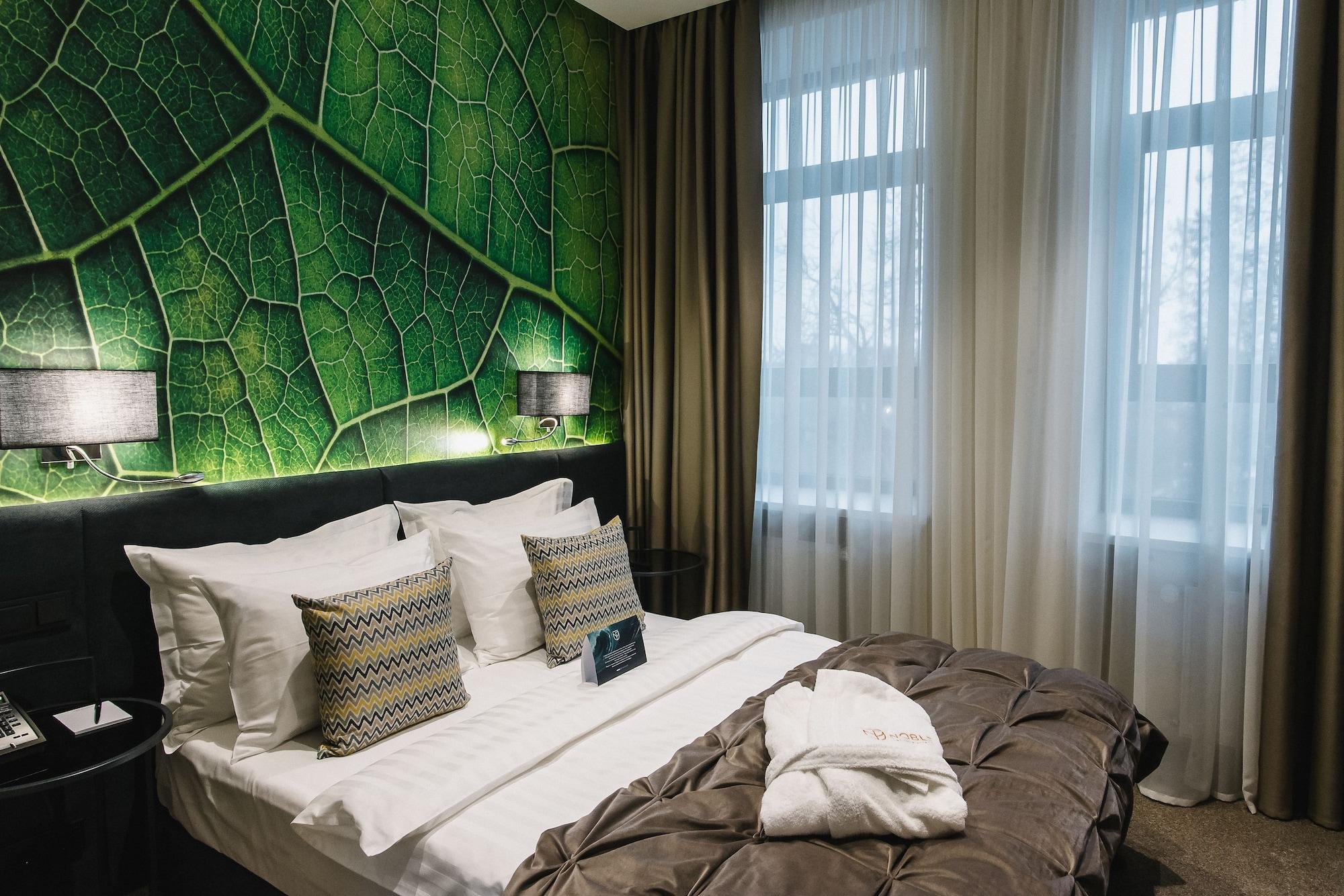 Noble Boutique Hotel Lutsk Eksteriør bilde