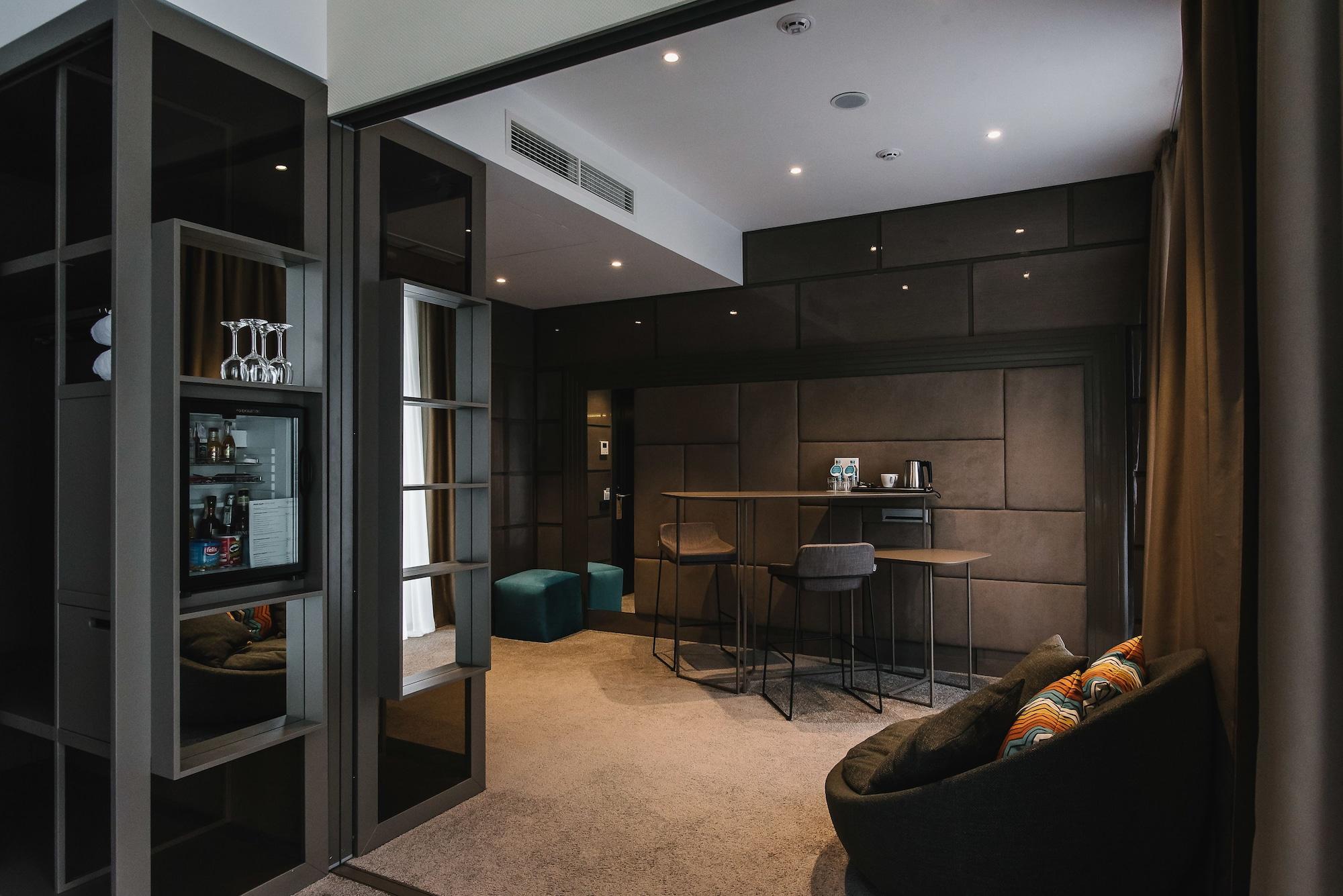 Noble Boutique Hotel Lutsk Eksteriør bilde