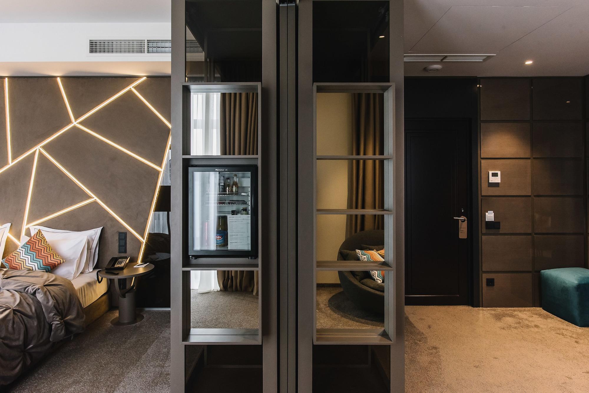 Noble Boutique Hotel Lutsk Eksteriør bilde