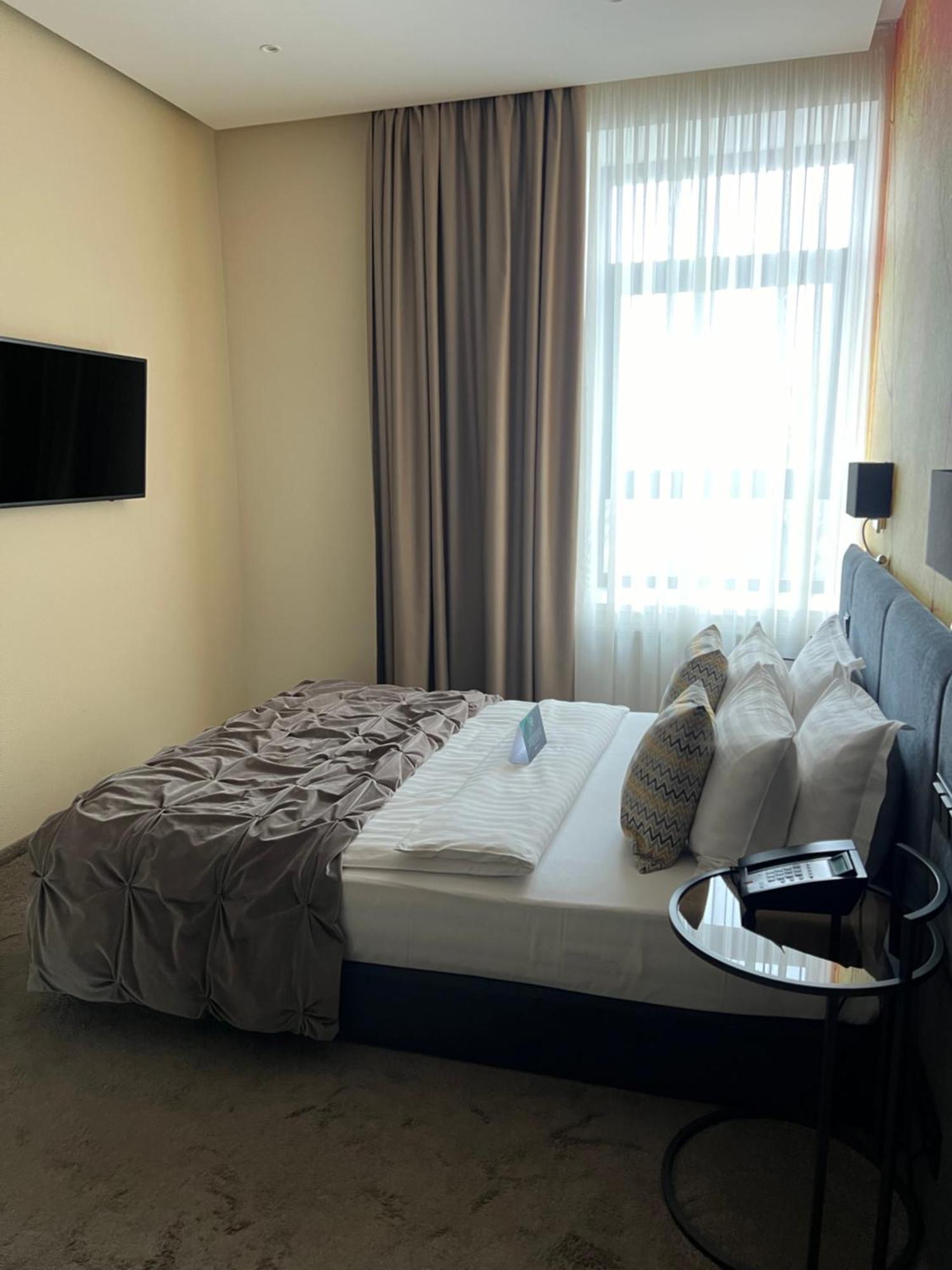 Noble Boutique Hotel Lutsk Eksteriør bilde