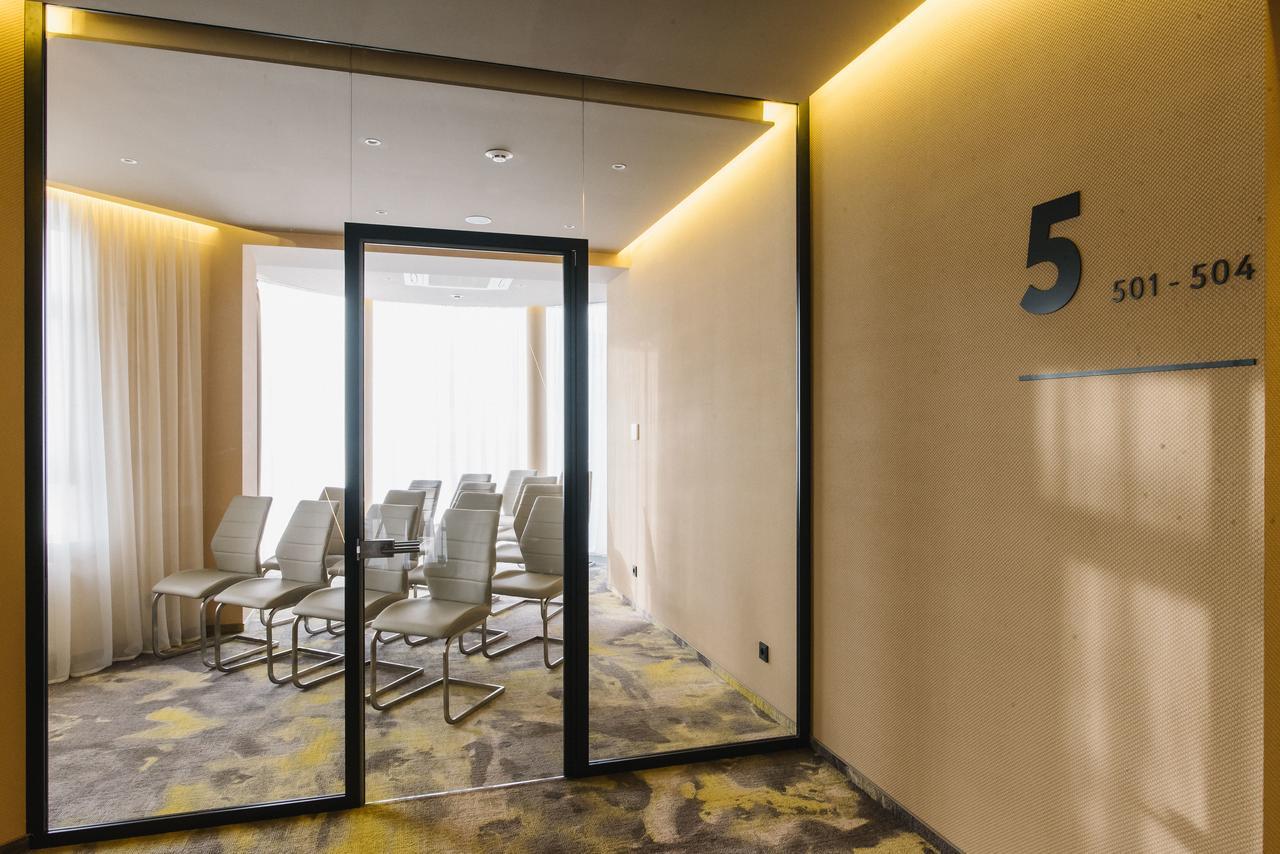 Noble Boutique Hotel Lutsk Eksteriør bilde