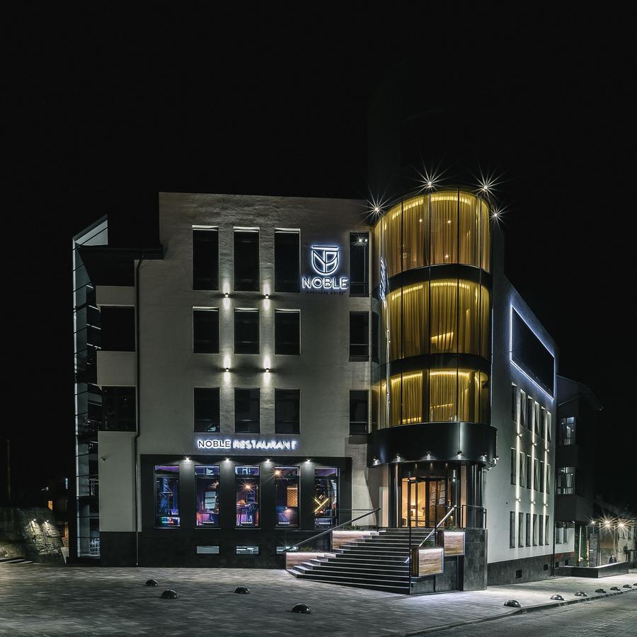 Noble Boutique Hotel Lutsk Eksteriør bilde