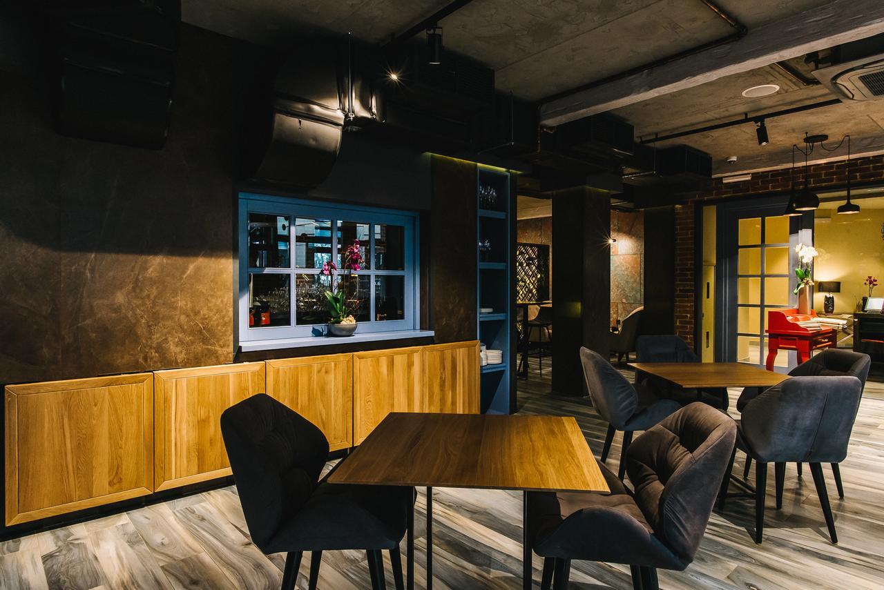 Noble Boutique Hotel Lutsk Eksteriør bilde