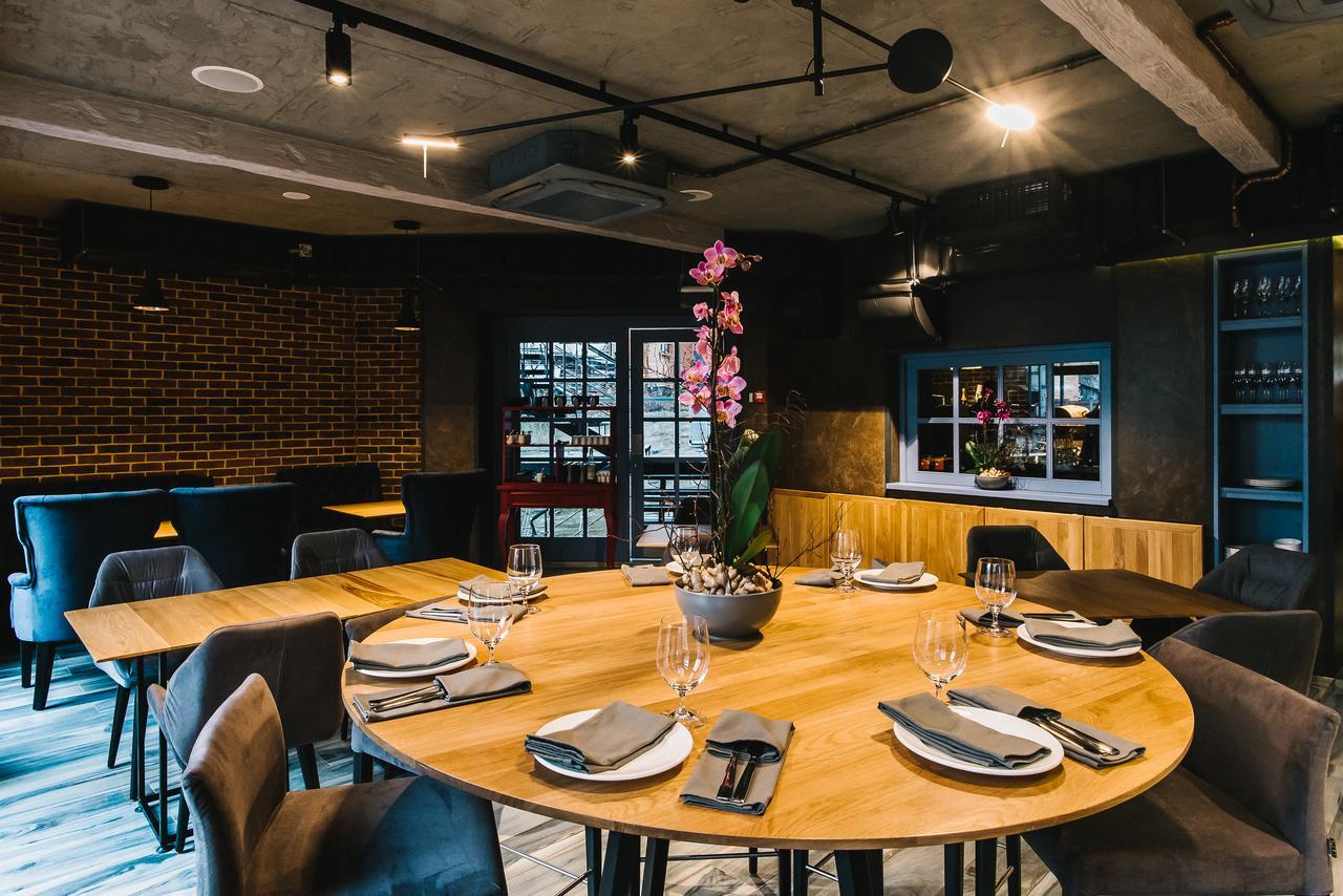 Noble Boutique Hotel Lutsk Eksteriør bilde