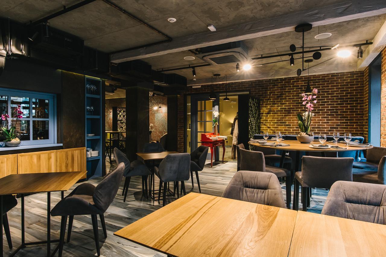 Noble Boutique Hotel Lutsk Eksteriør bilde